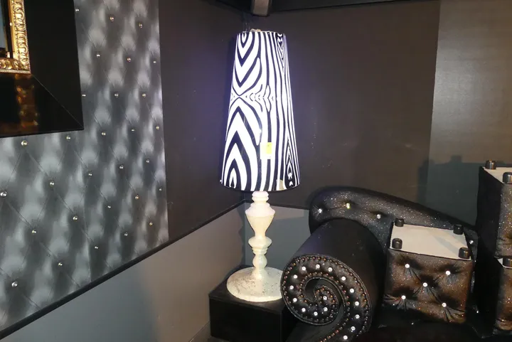 Stehlampe